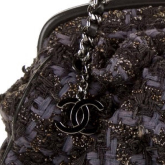 Authentic CHANEL Tweed “CC” Logo Bag - Picture 3 of 7